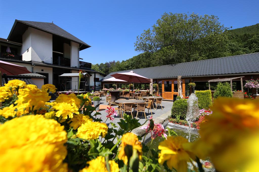 Hotel Val De La Cascade Stavelot Exterior photo